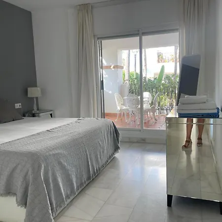 Solguest A 7 Minutos De Puerto Banus 1ª Linea Playa!!! * מארבלה